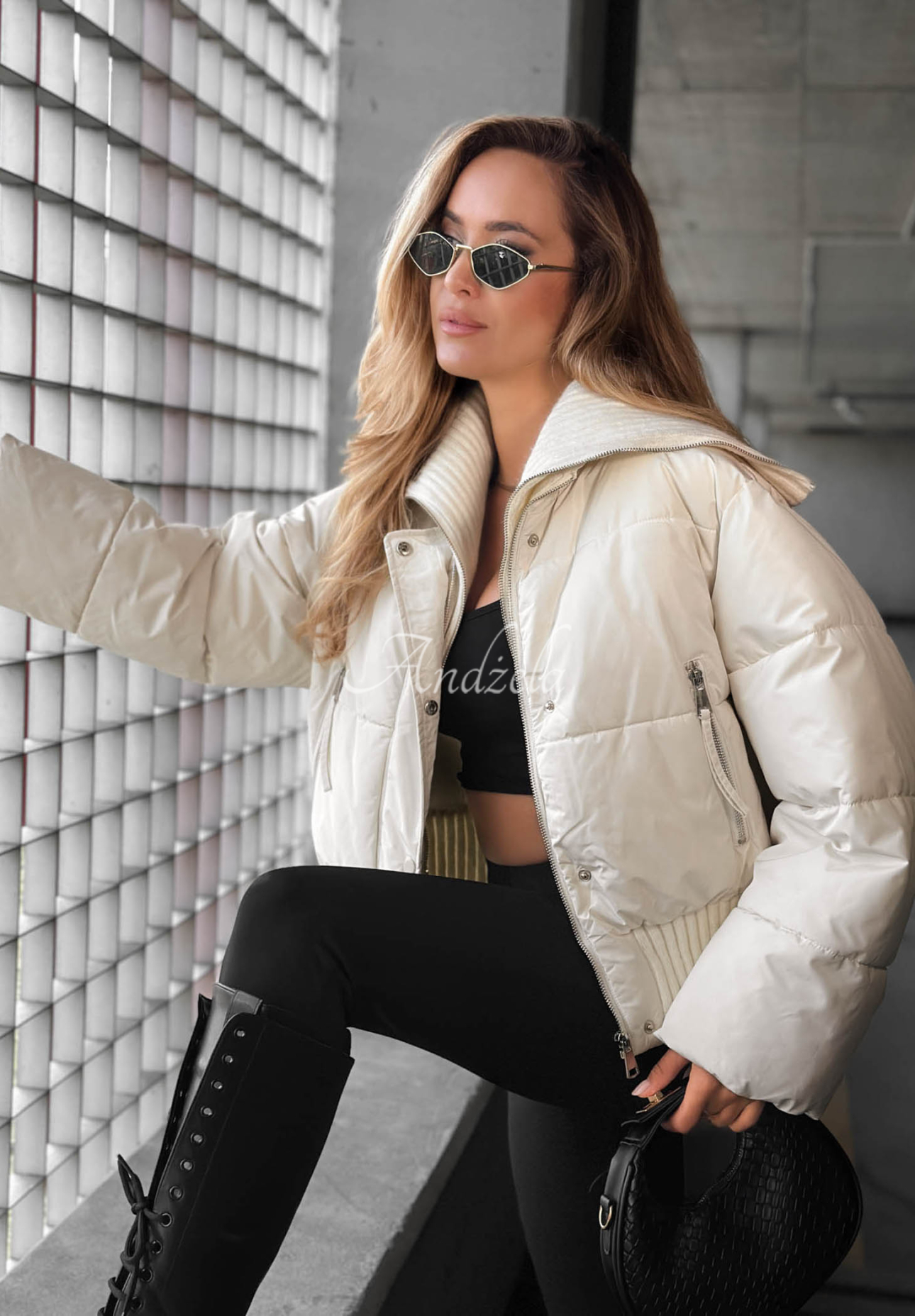 Geacă scurtă matlasată cu guler din material textil Simple Layer