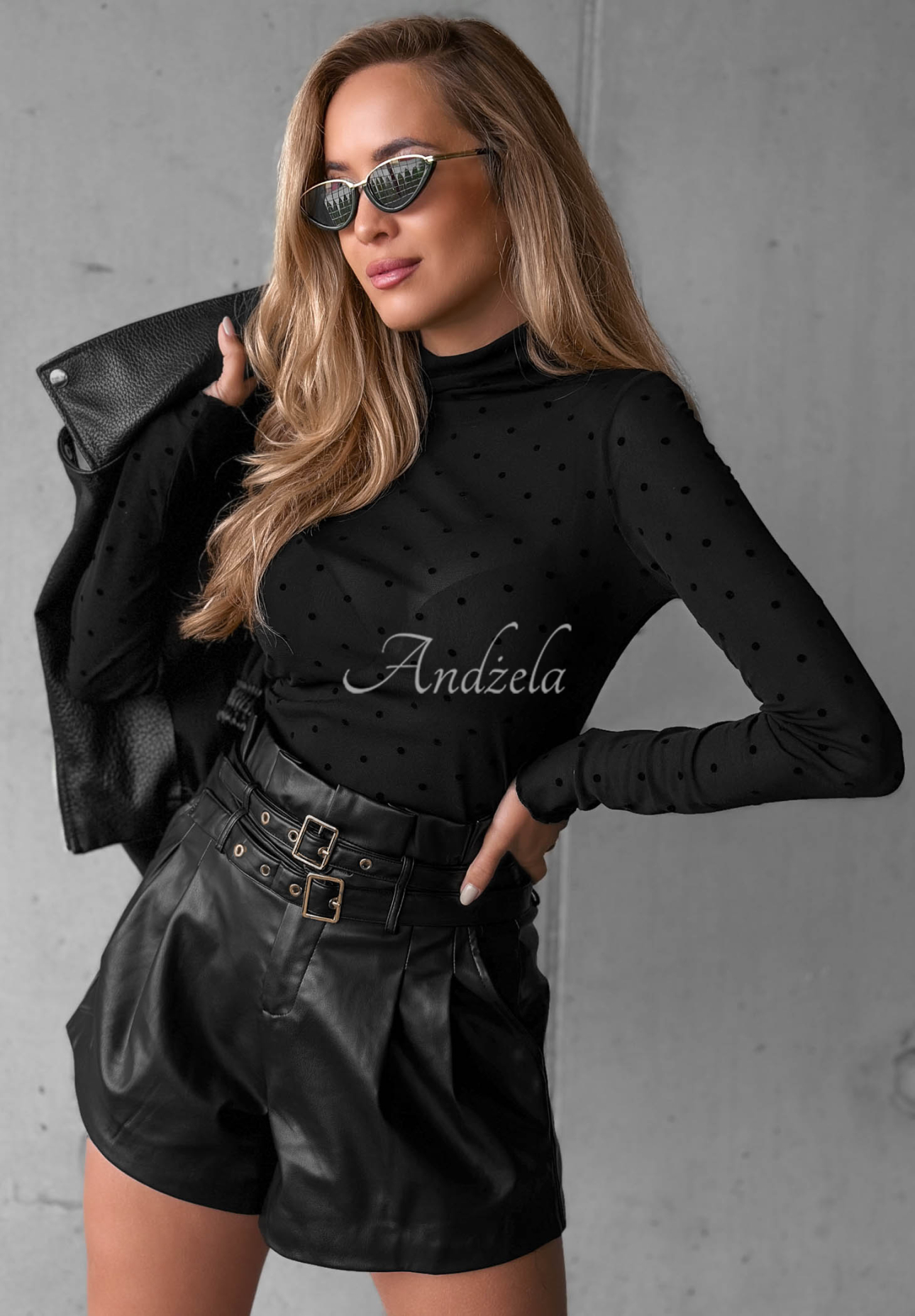 Pantaloni scurți din piele cu curea Coffee Whisper