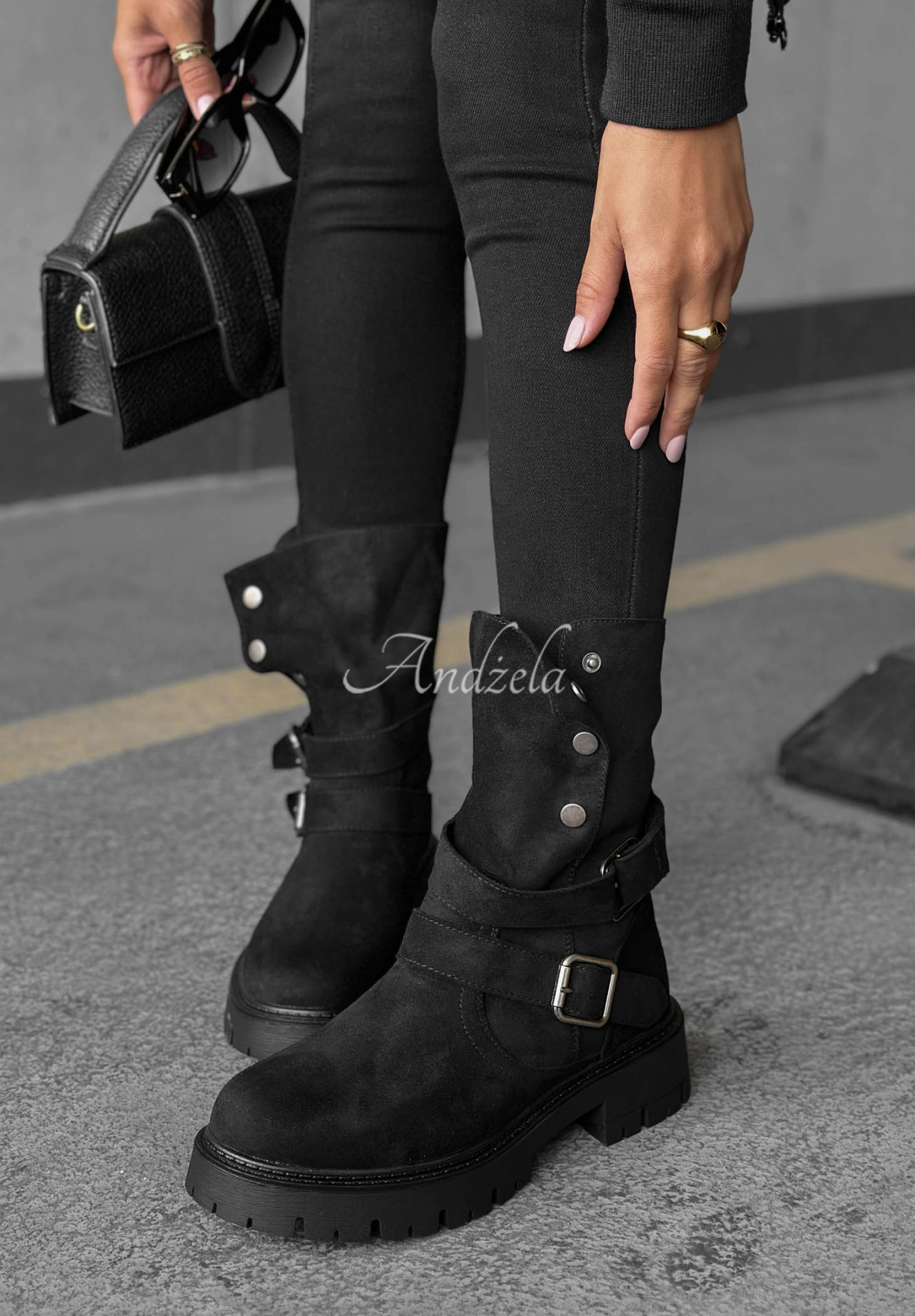 Botine din piele întoarsă cu barete Rainy Steps