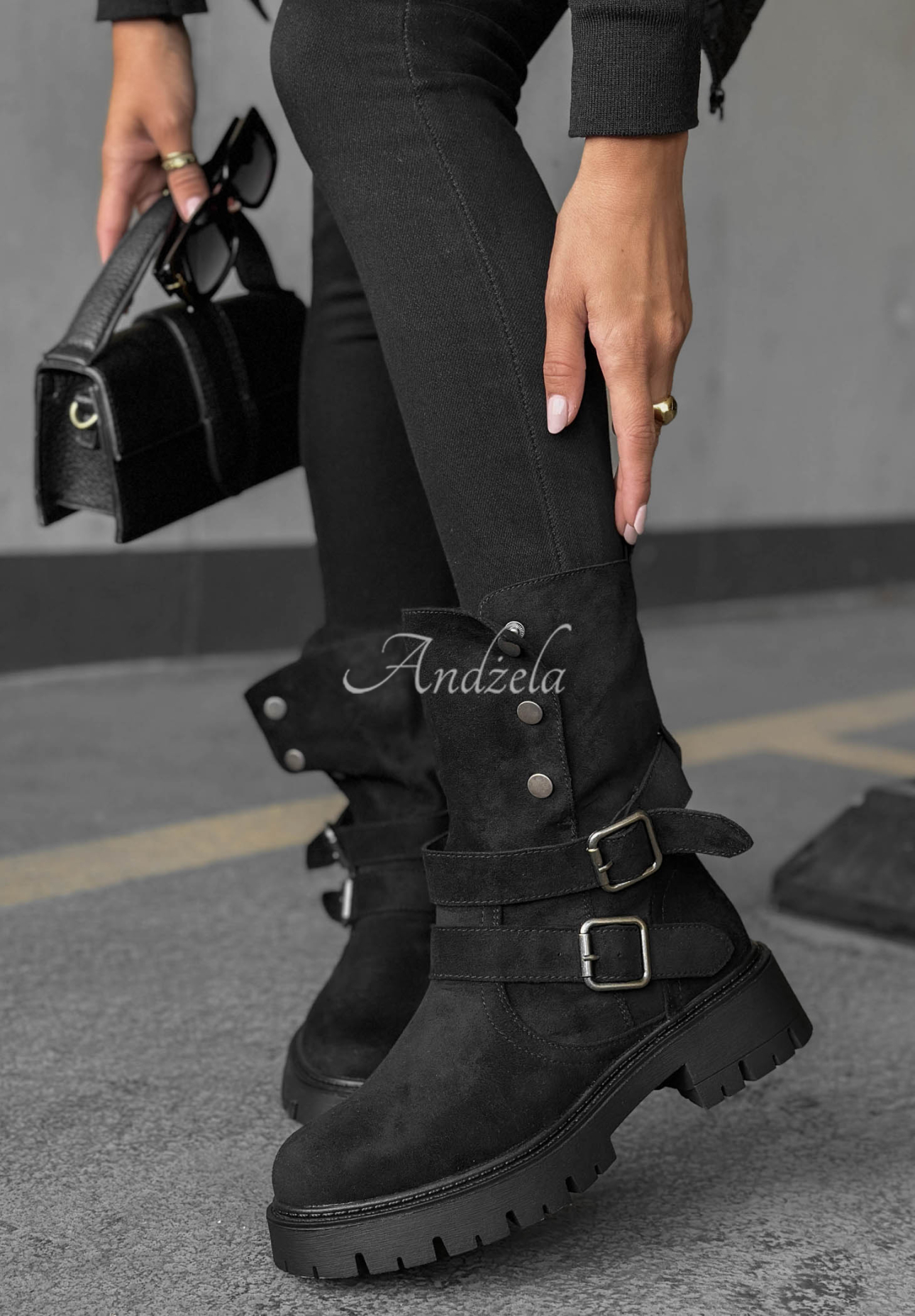 Botine din piele întoarsă cu barete Rainy Steps