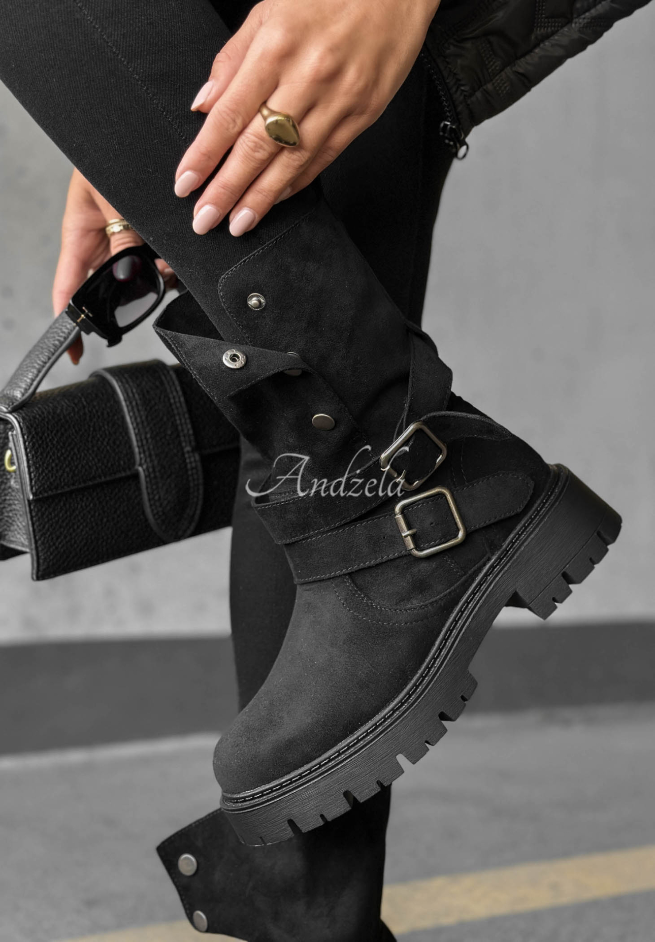 Botine din piele întoarsă cu barete Rainy Steps