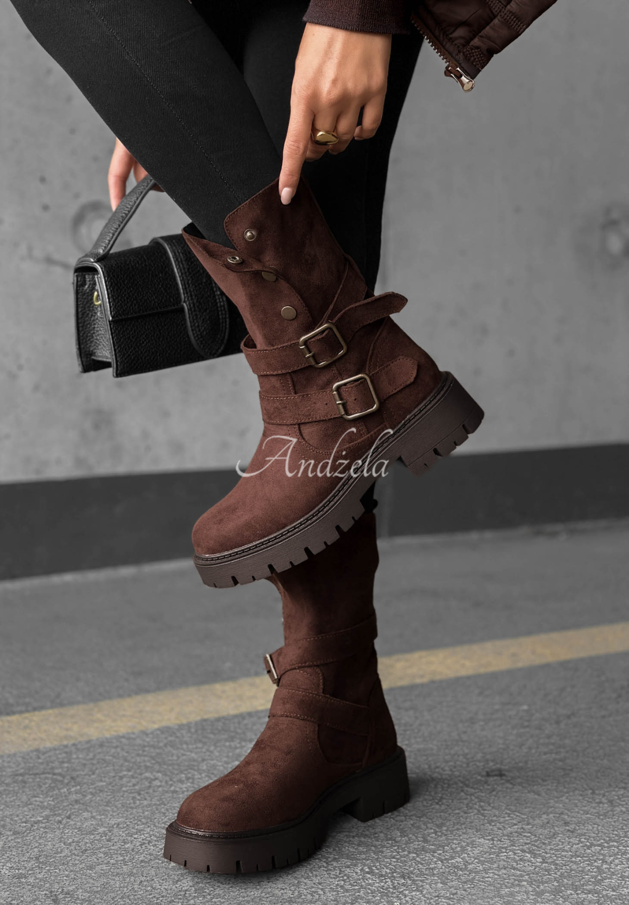 Botine din piele întoarsă cu barete Rainy Steps