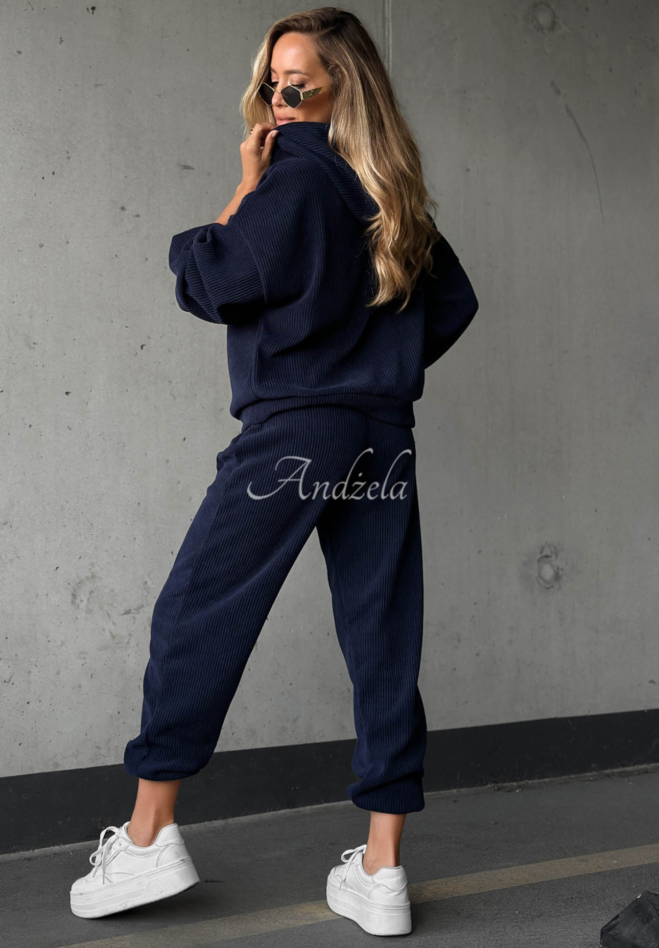 Set din catifea reiată cu hanorac cu glugă și pantaloni din bumbac Quiet Confidence