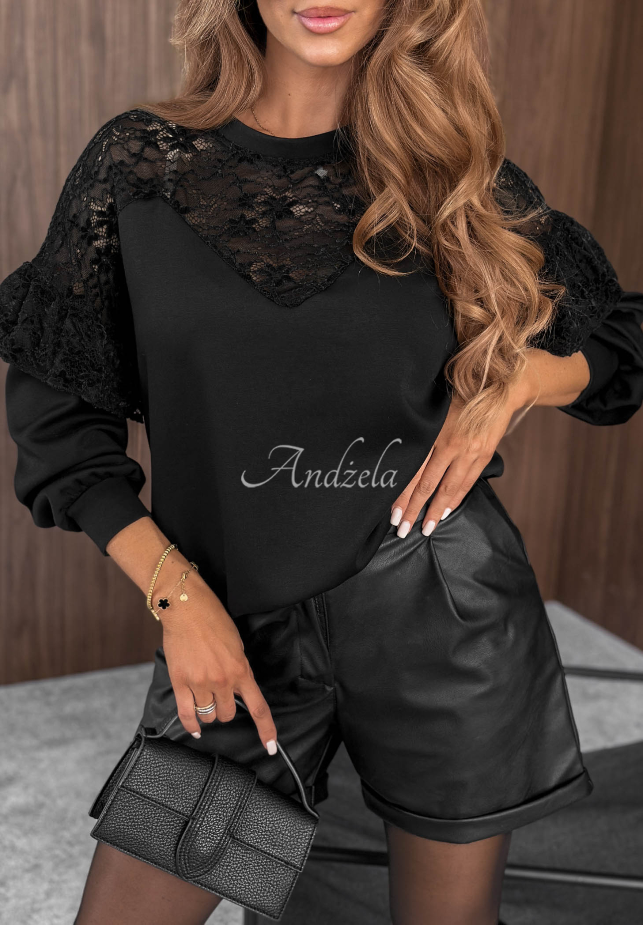 Bluză cu inserții din dantelă Soft Vibes