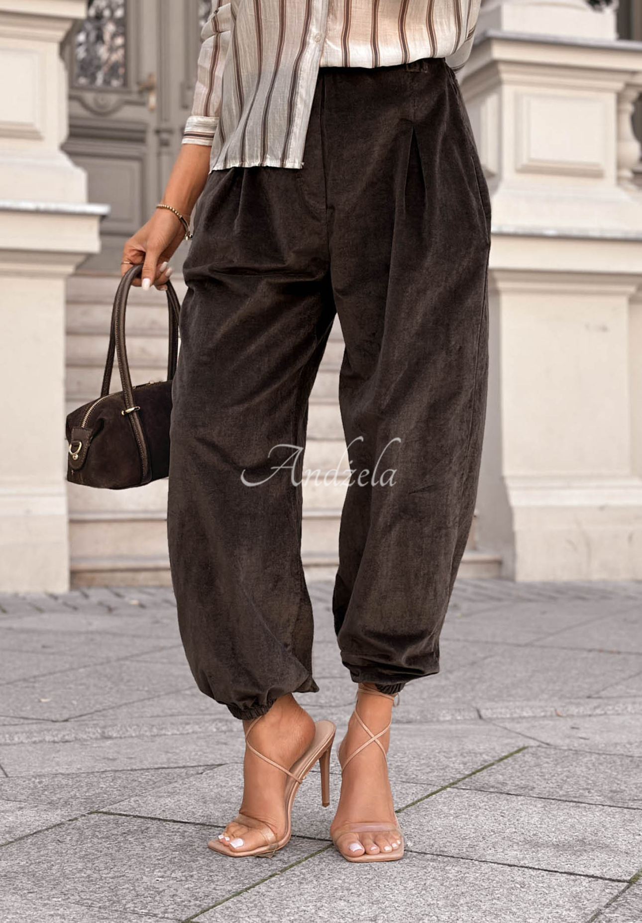 Pantaloni jogger din catifea de bumbac September Edit