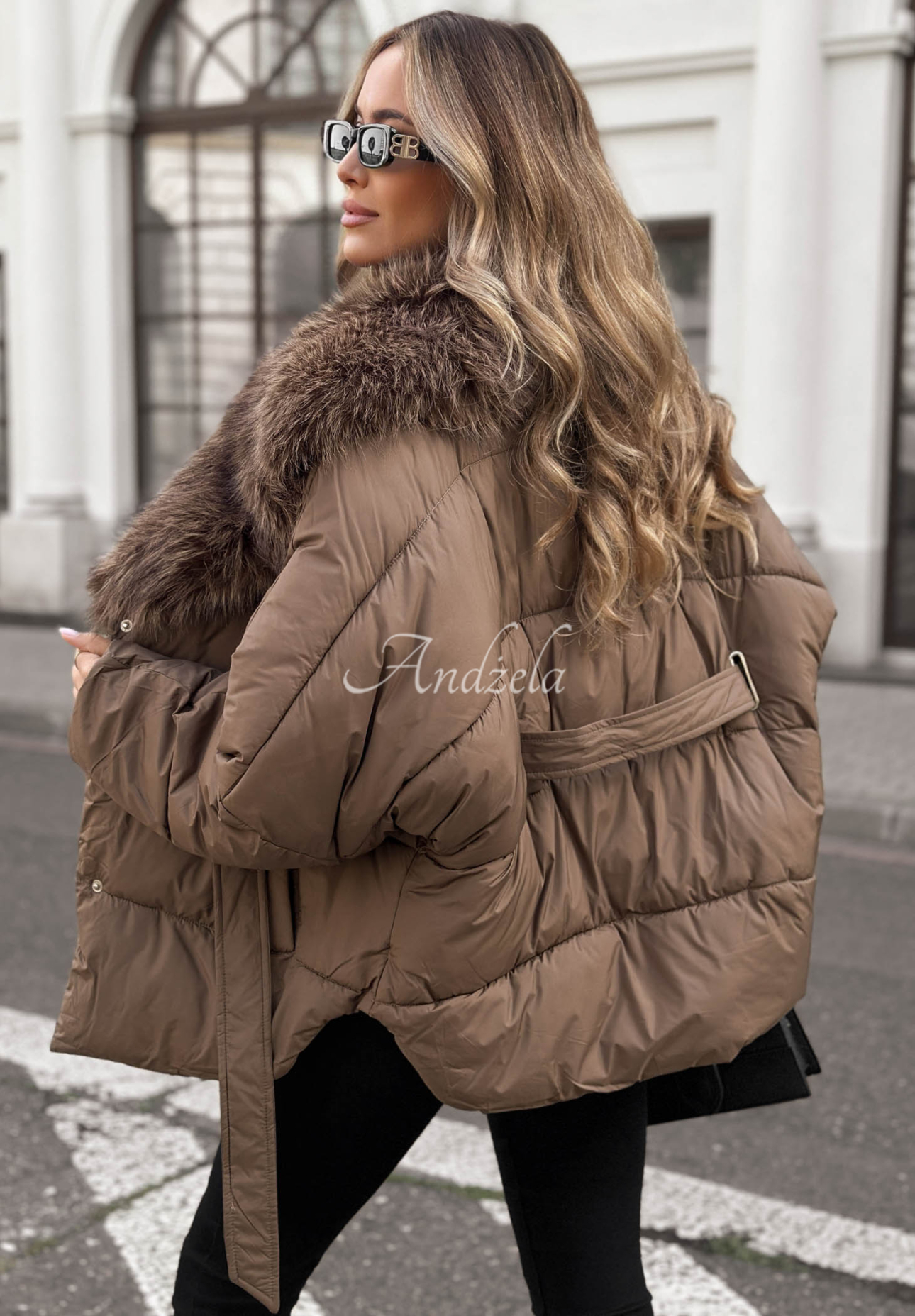 Geacă matlasată cu blăniță și curea Cinnamon Touch