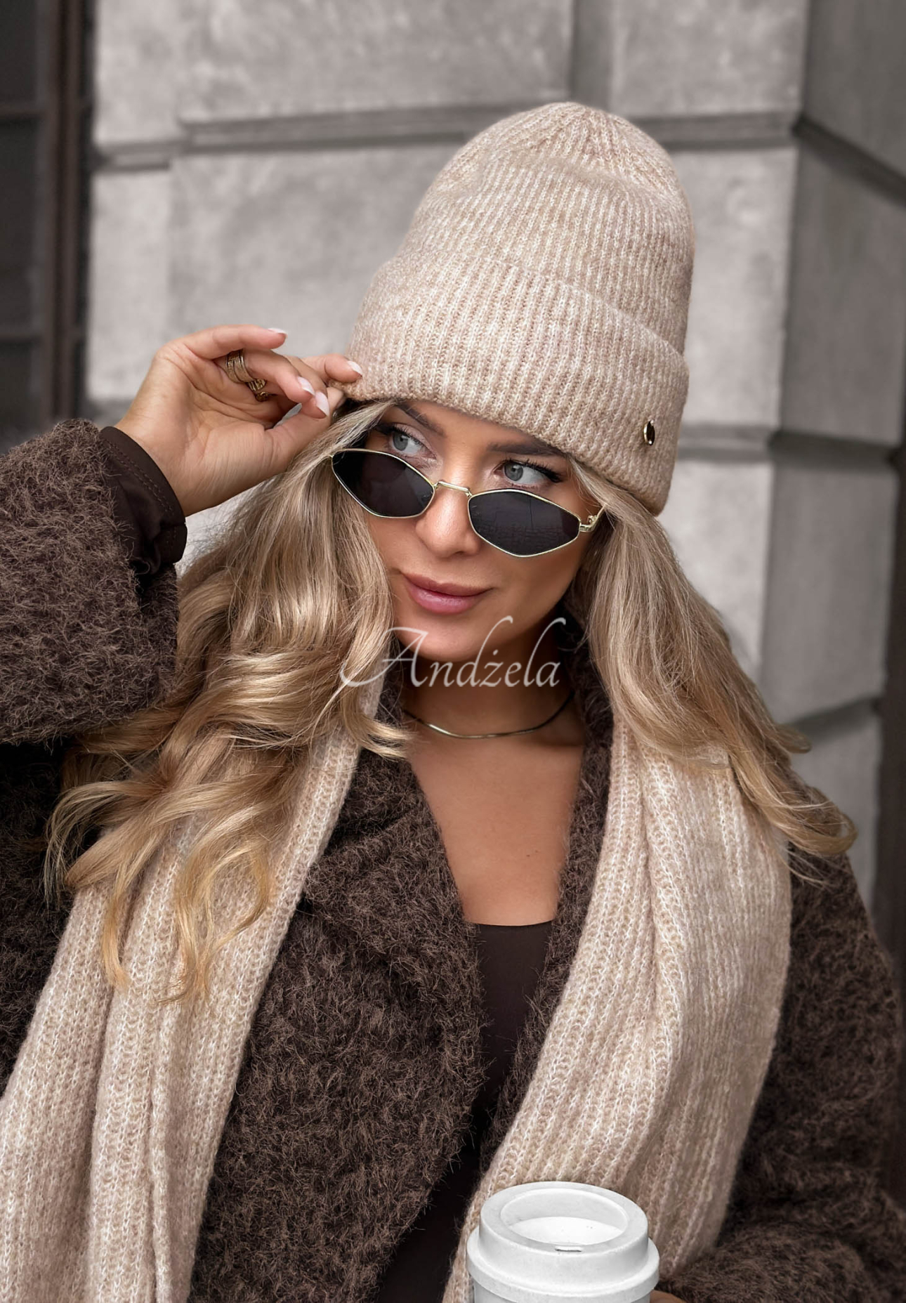 Căciulă cu lână merino și mohair Snowfall Charm
