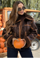 Scurtă skórza Geacă z kożuszkiem Chestnut Love ciocolatie