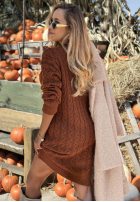 Sweterkowa Rochie midi z ozdobnym splotem Misty Darling bej