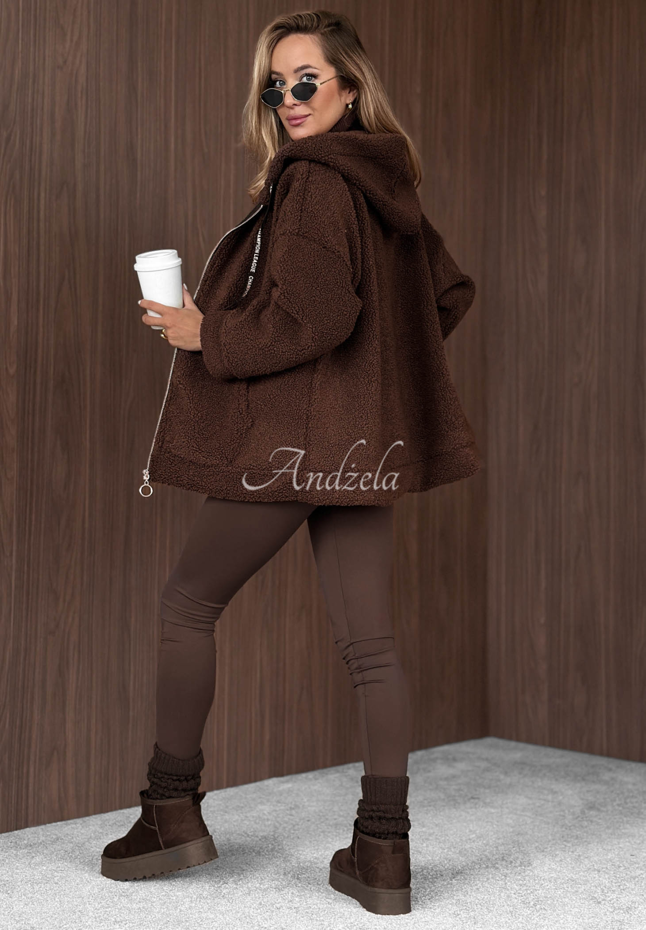 Geacă din blăniță cu glugă și buzunare Warm Espresso