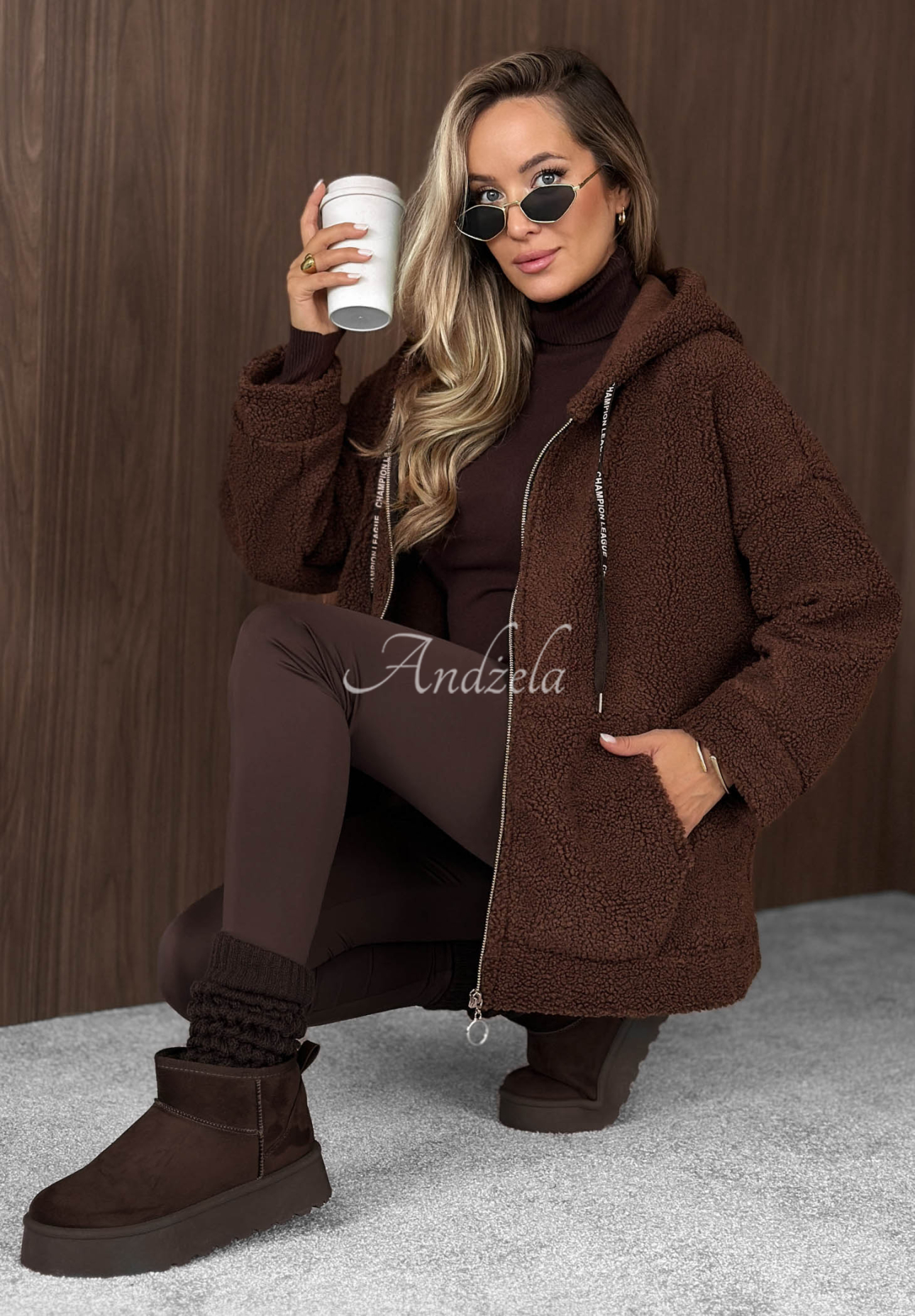 Geacă din blăniță cu glugă și buzunare Warm Espresso