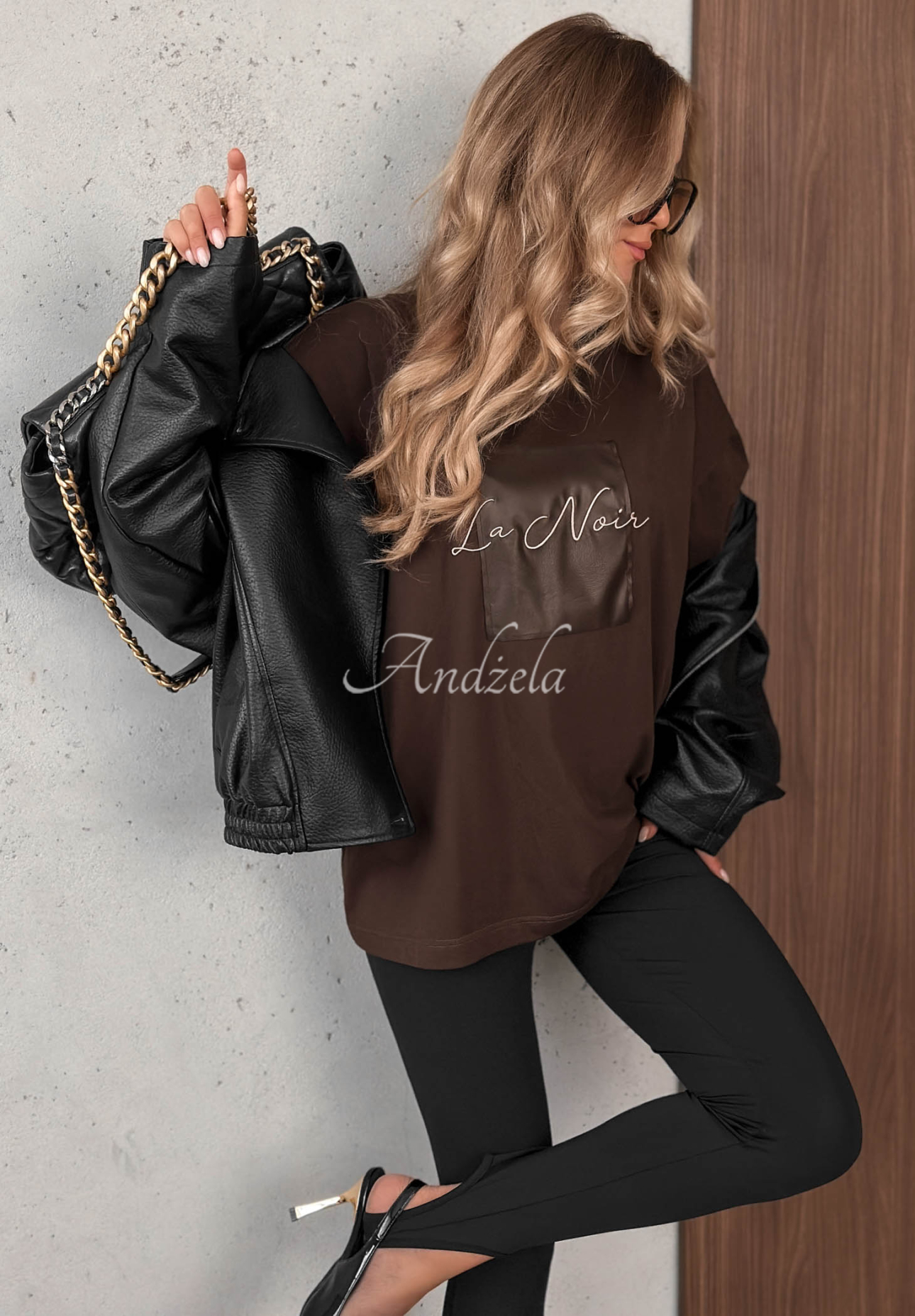 Tricou din bumbac cu aplicație decorativă This Happens