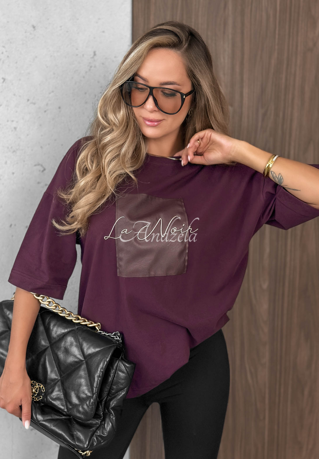 Tricou din bumbac cu aplicație decorativă This Happens