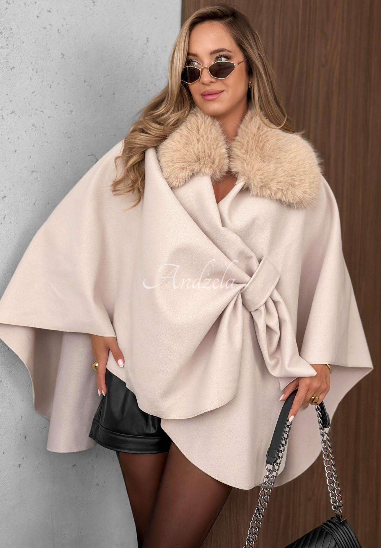 Pardesiu tip poncho cu blăniță și lână Feather Soft