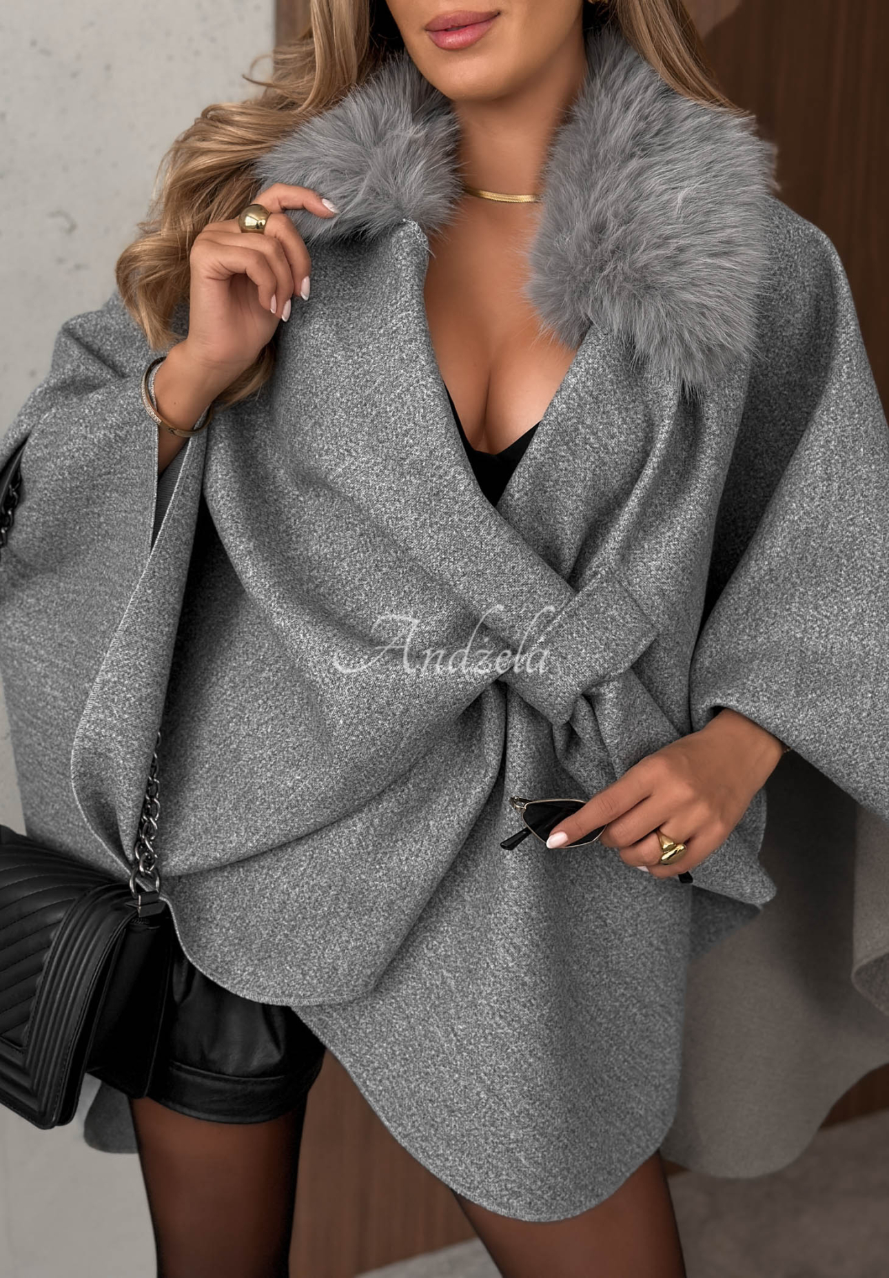 Pardesiu tip poncho cu blăniță și lână Feather Soft