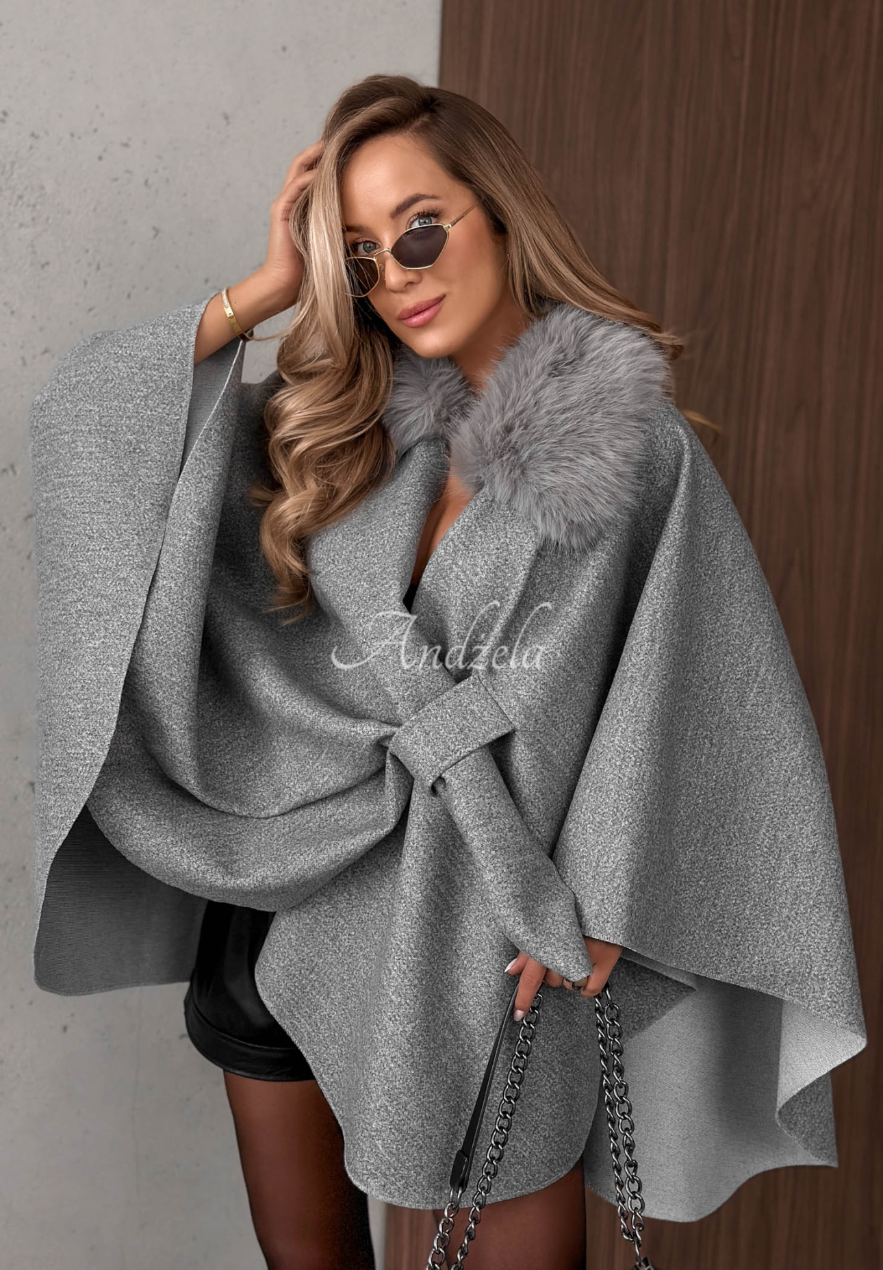 Pardesiu tip poncho cu blăniță și lână Feather Soft