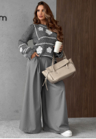 Pulover z haftowanymi kwiatami Misty Fleur ciocolatiu