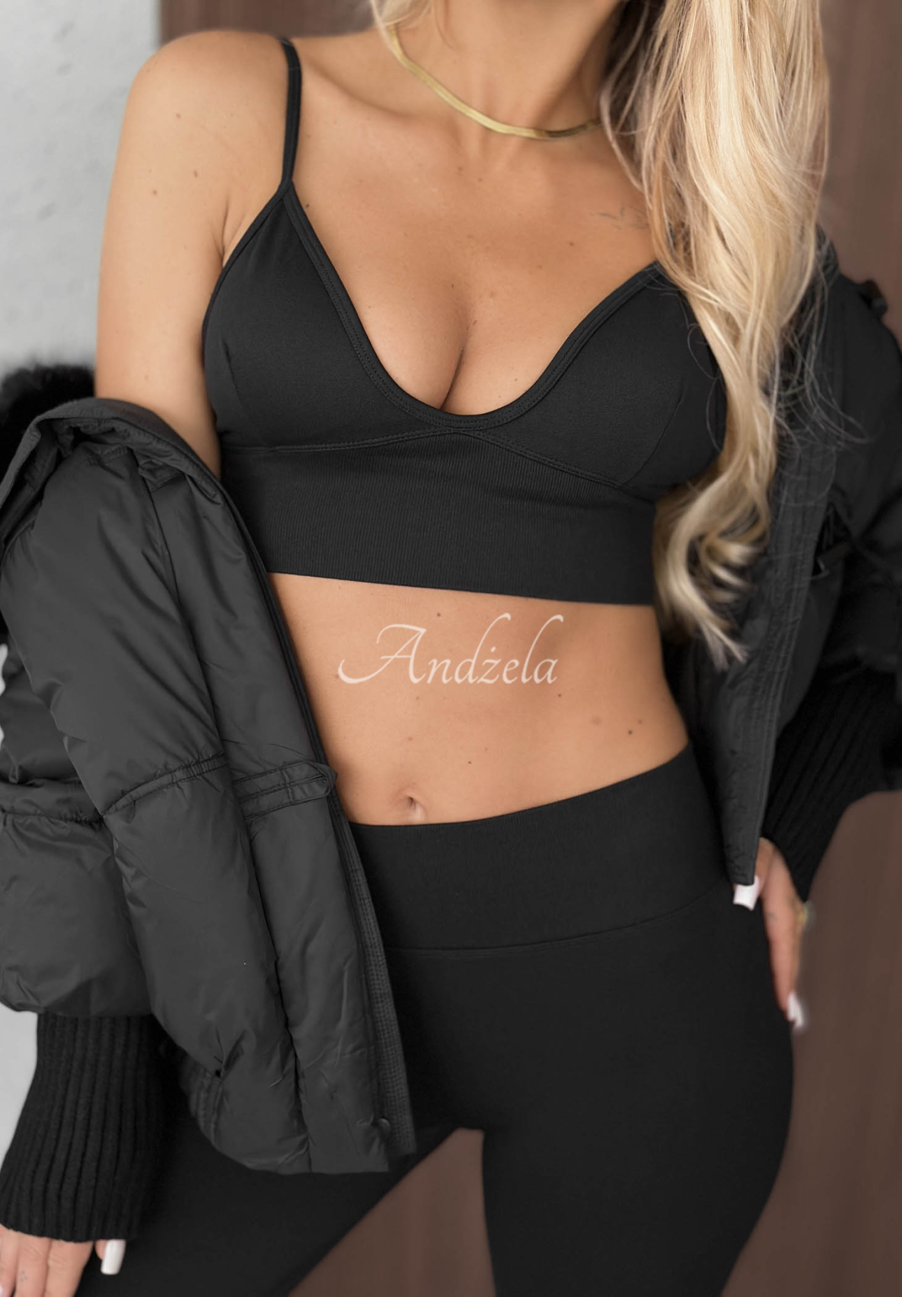 Compleu cu Top  scurt și colanți mulați Good Company