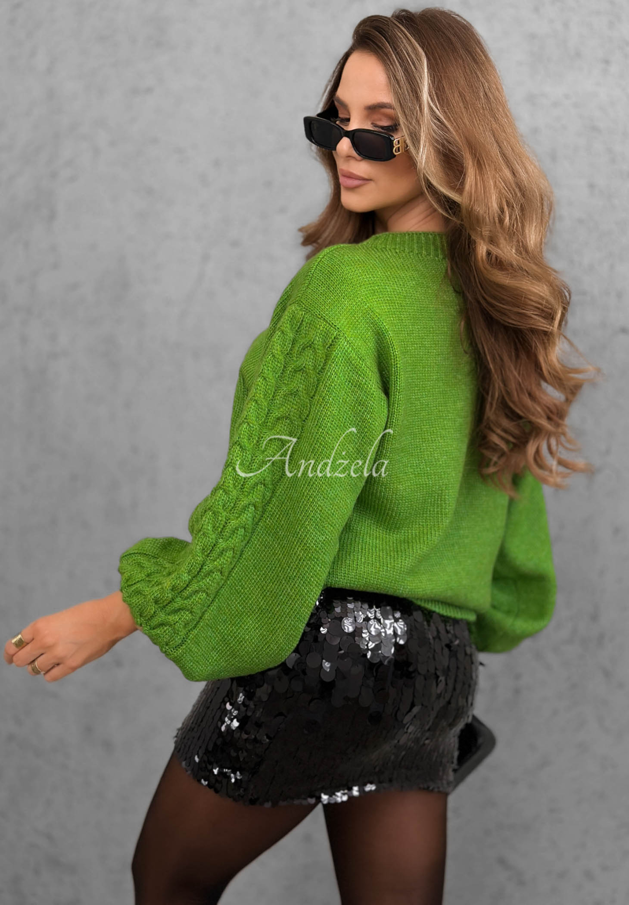 Sweter z wełną z ozdobnie plecionymi rękawami Comfort First
