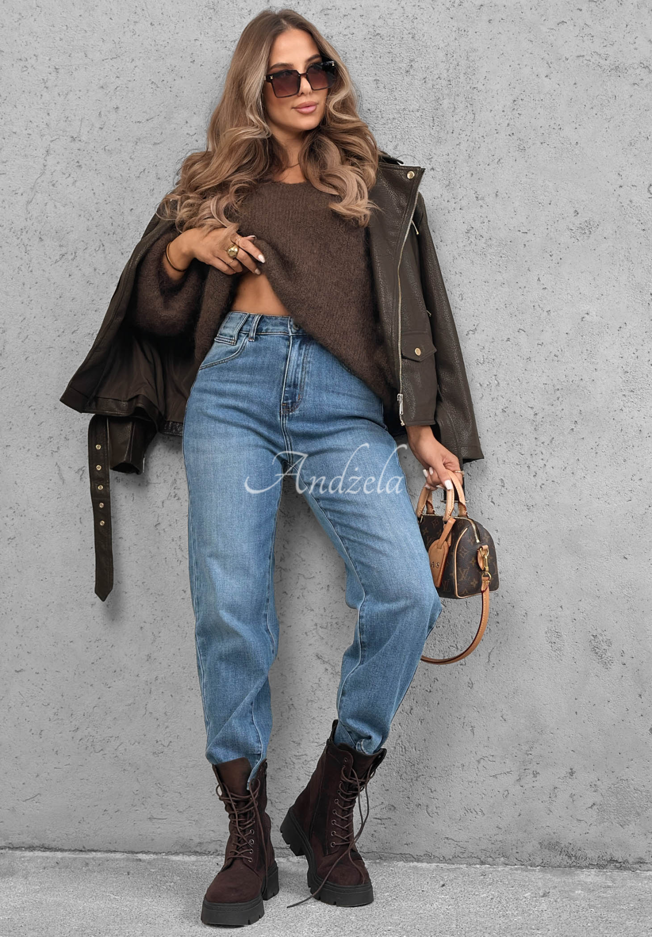 Blugi mom fit Quiet Days