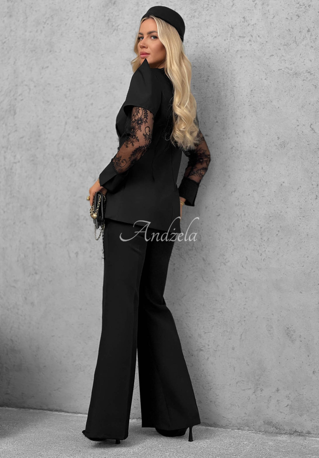 Compleu elegant cu dantelă Noir Elegance