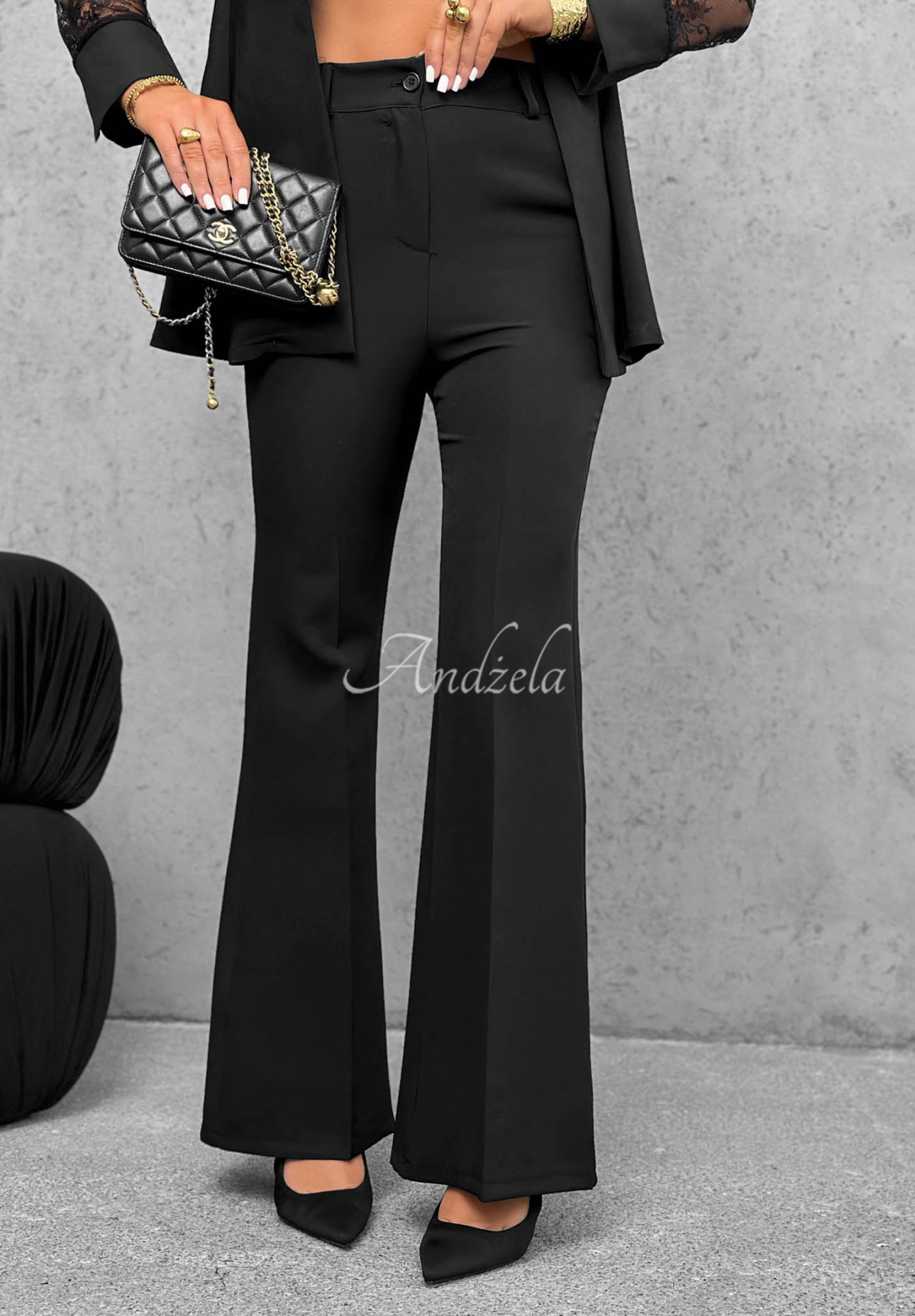 Compleu elegant cu dantelă Noir Elegance