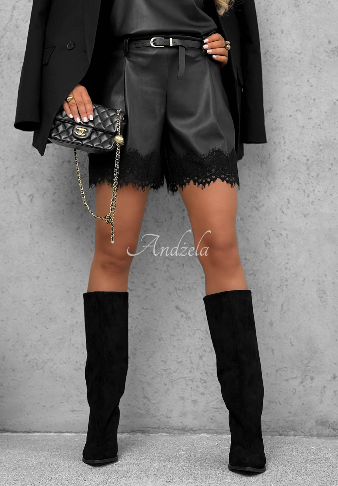 Pantaloni scurți din piele cu dantelă și curea Sweet Rebel