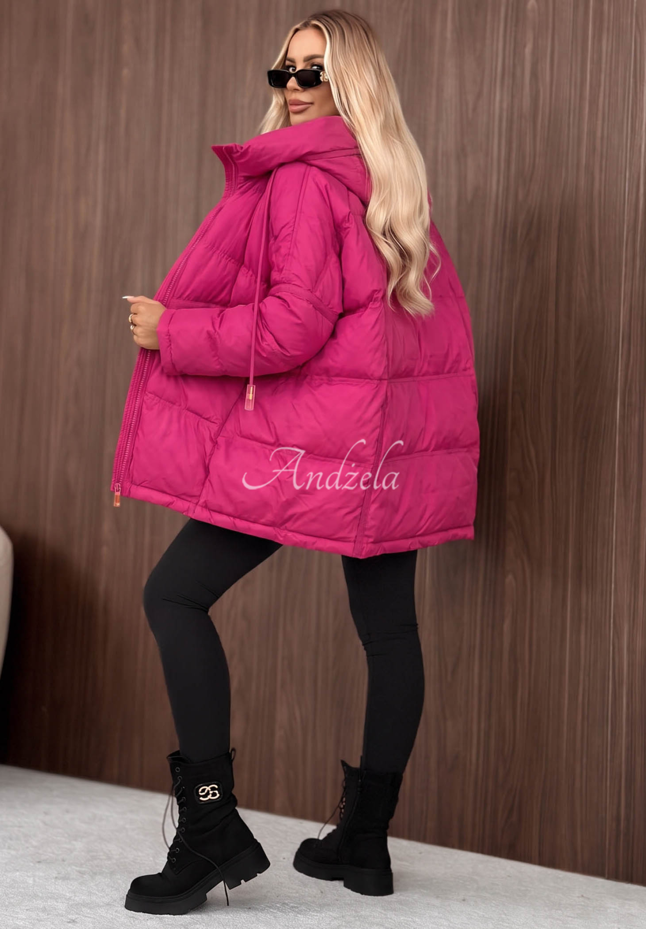 Geacă matlasată Coldest Of Times cu glugă