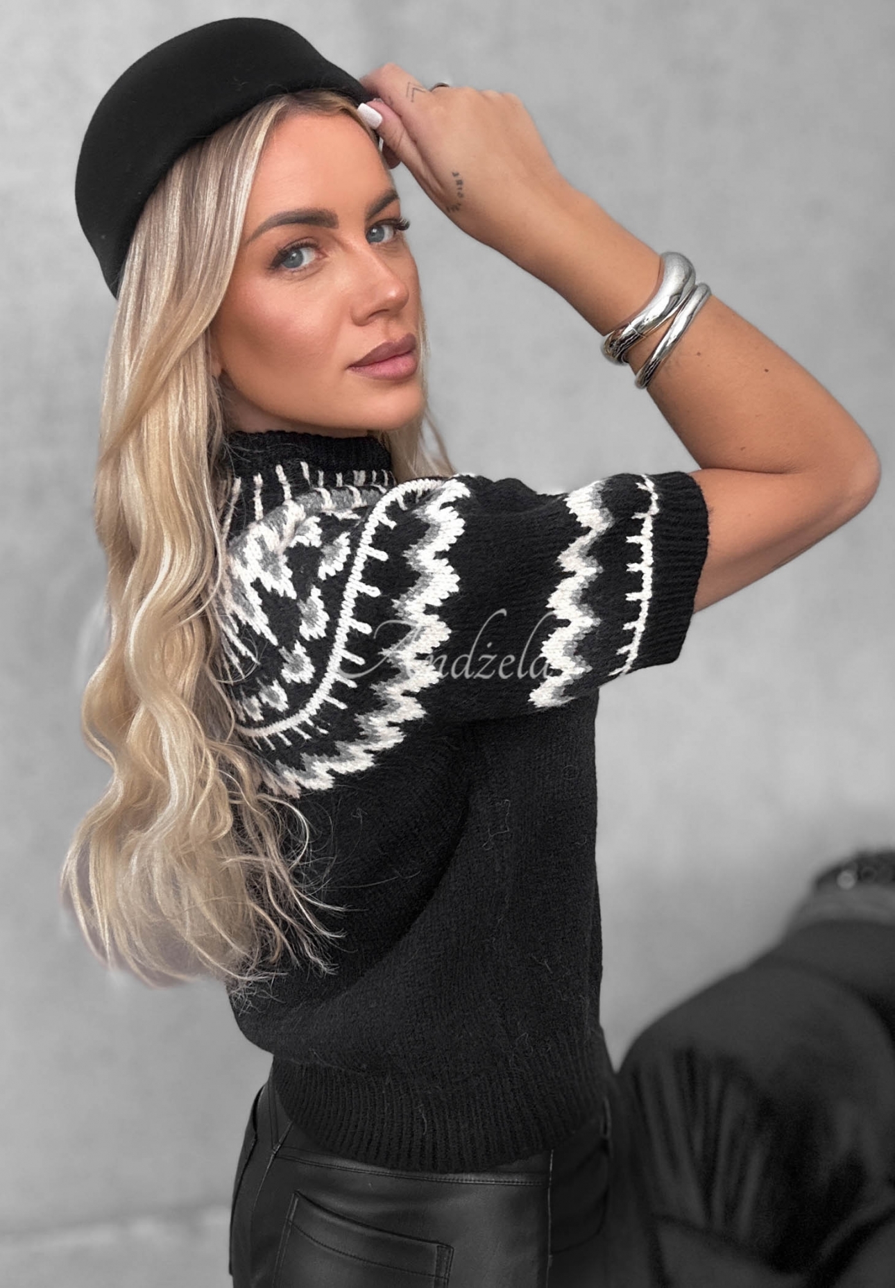 Pulover cu mâneci scurte și modele Mine October