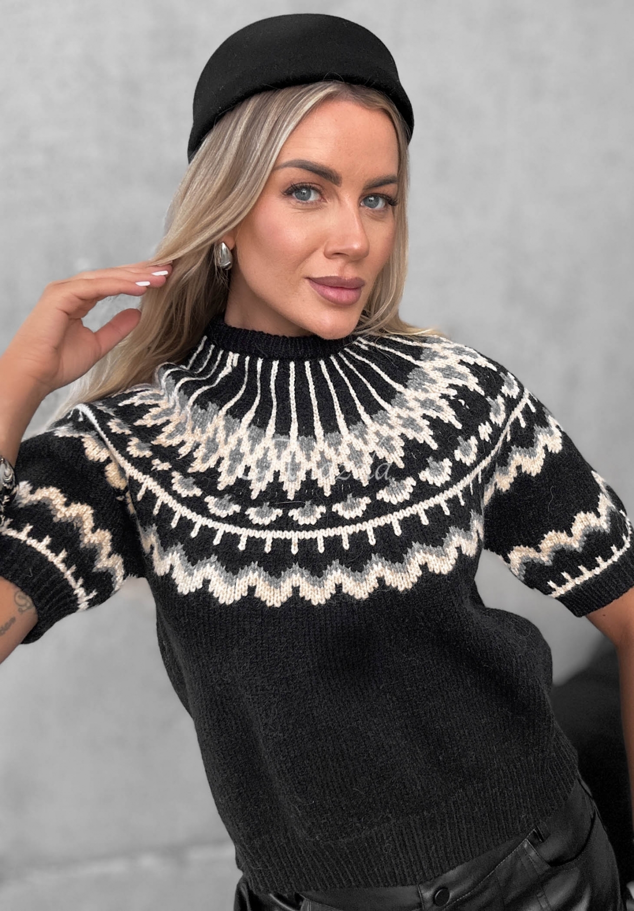 Pulover cu mâneci scurte și modele Mine October