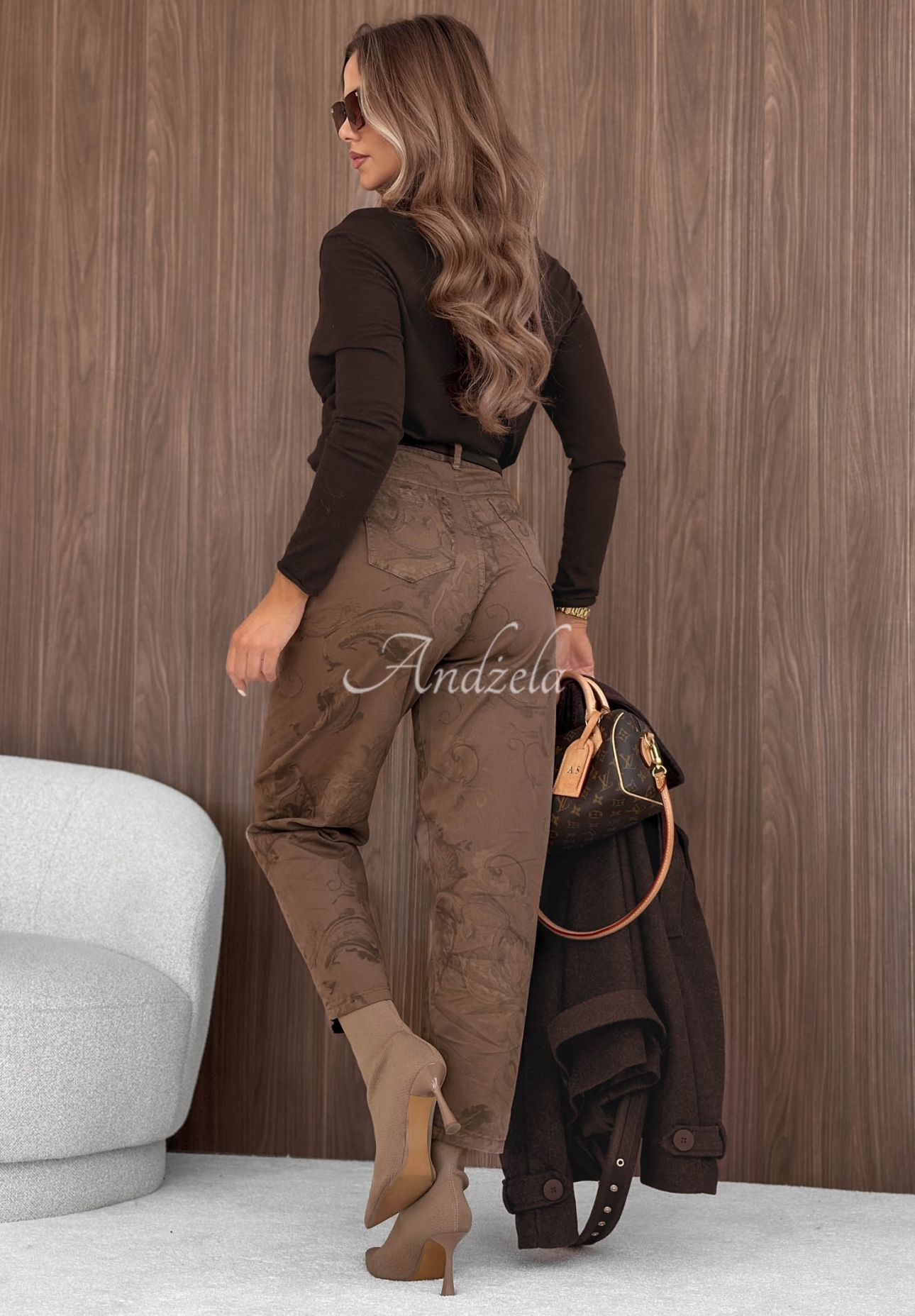 Pantaloni mom fit cu imprimeu și curea Coffee Art