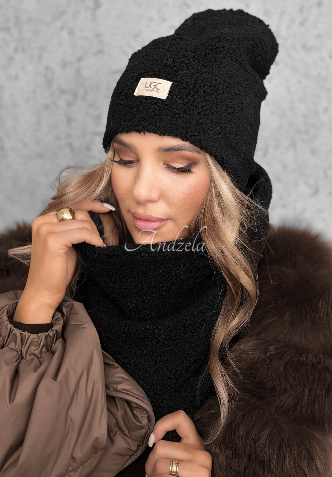 Set căciulă și guler tubular din imitație de lână de miel Winter Lady