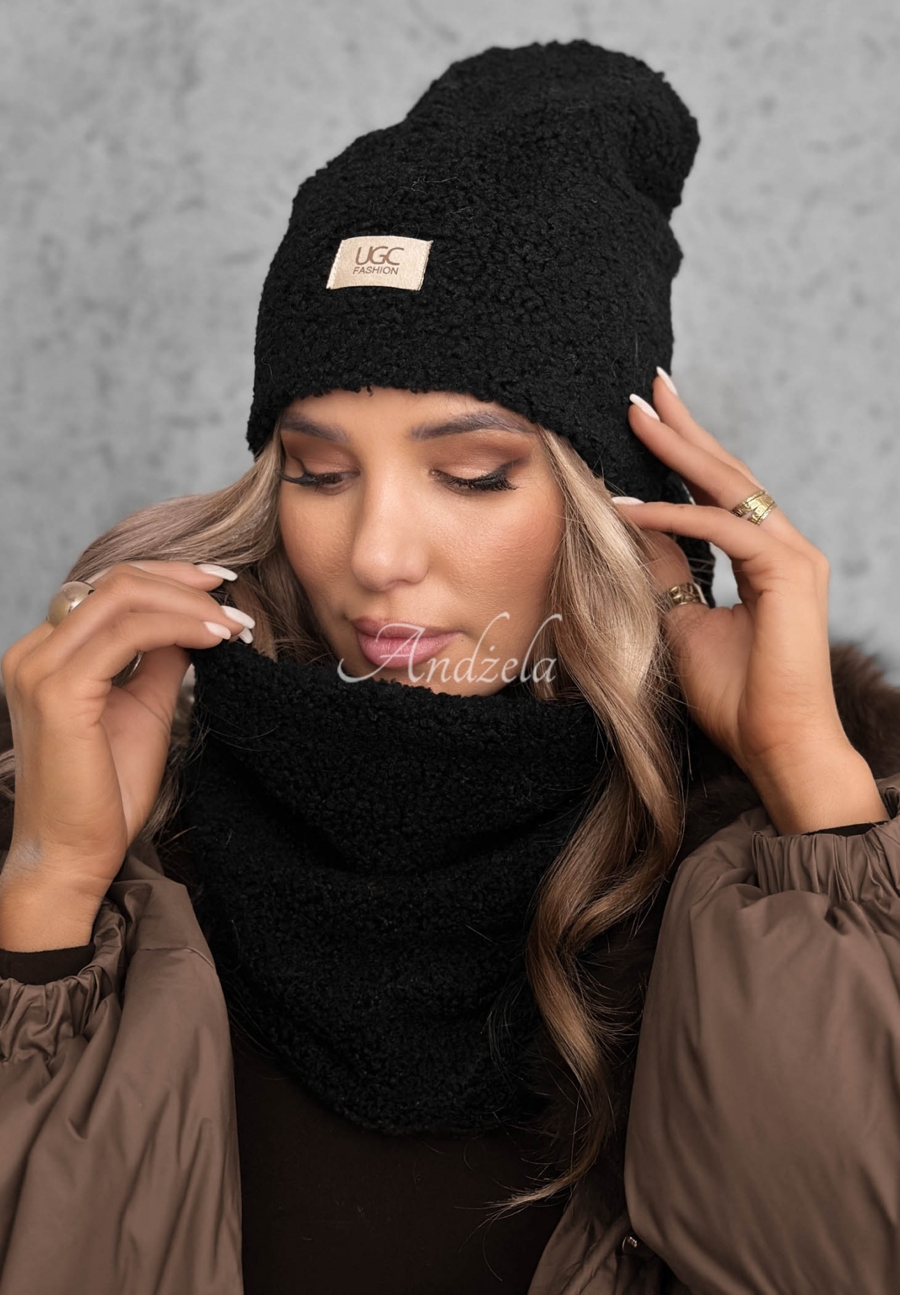 Set căciulă și guler tubular din imitație de lână de miel Winter Lady