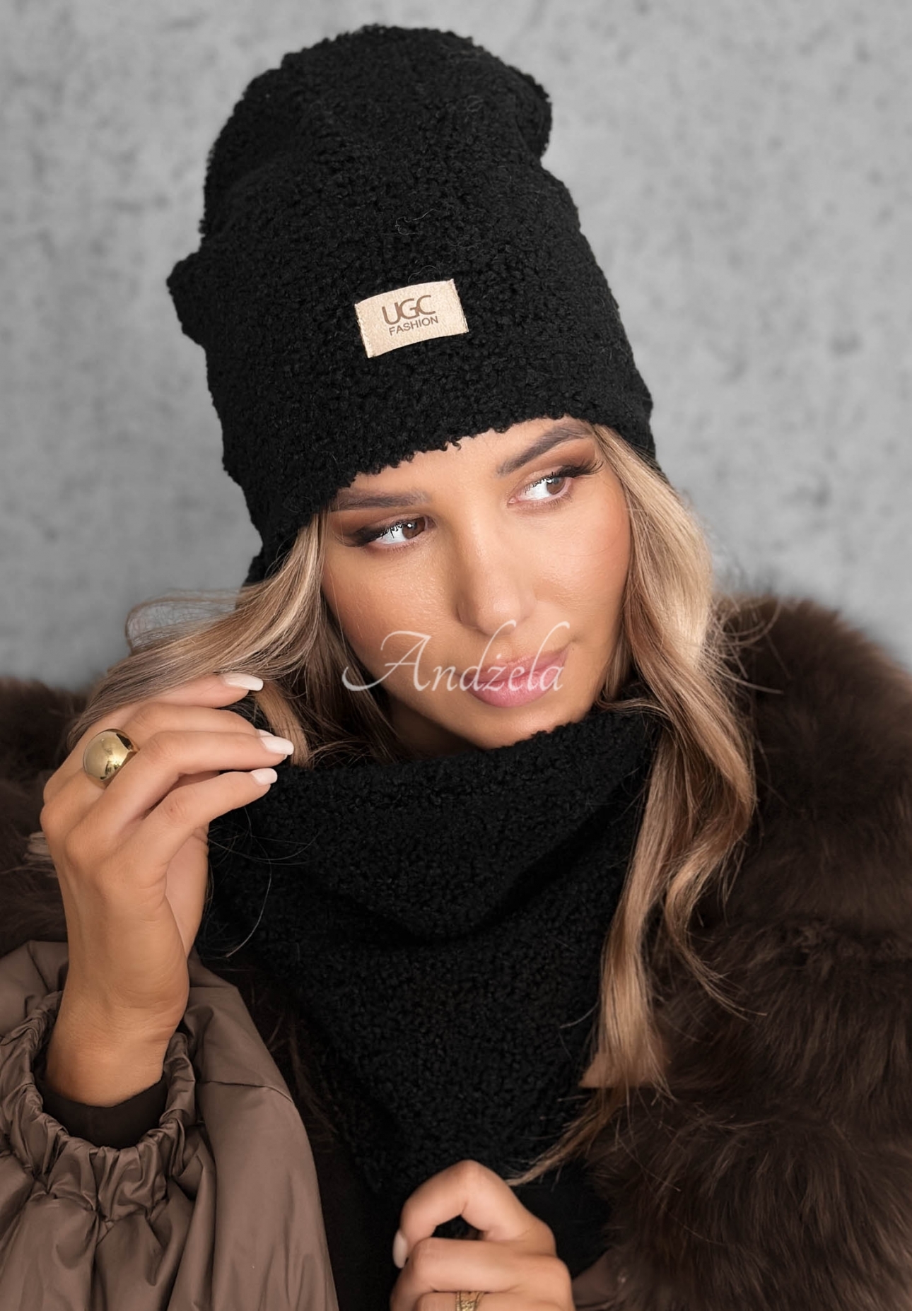 Set căciulă și guler tubular din imitație de lână de miel Winter Lady