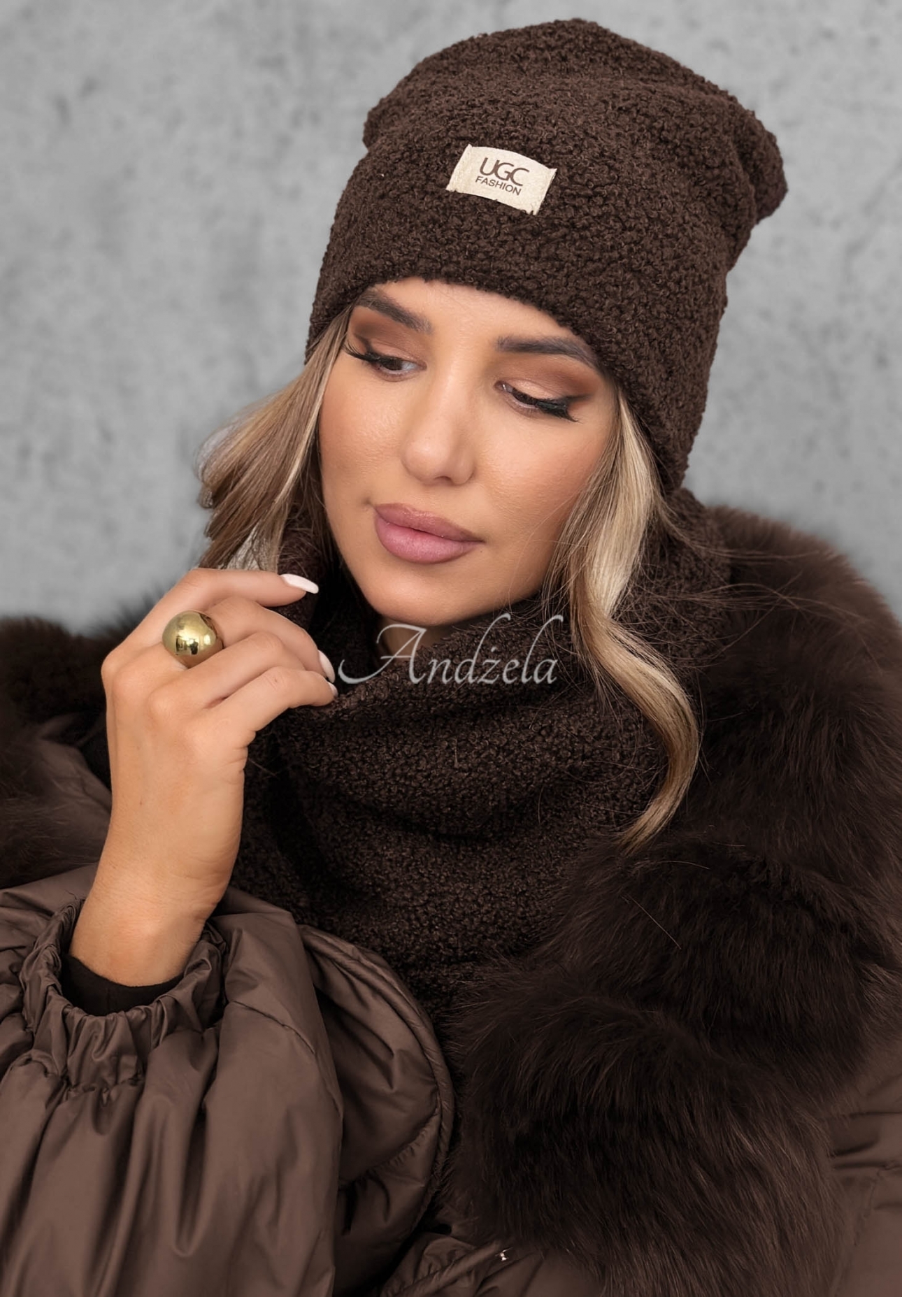 Set căciulă și guler tubular din imitație de lână de miel Winter Lady