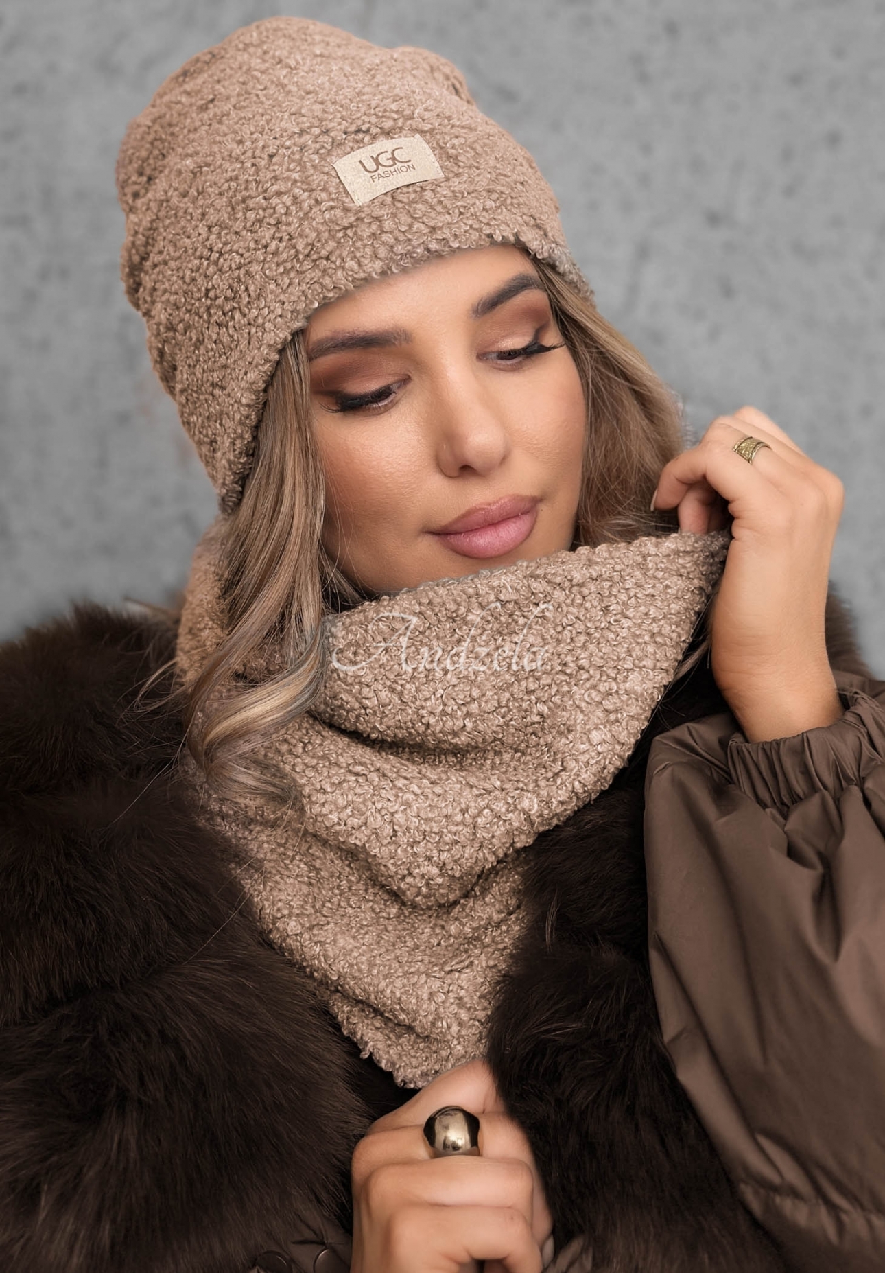 Set căciulă și guler tubular din imitație de lână de miel Winter Lady