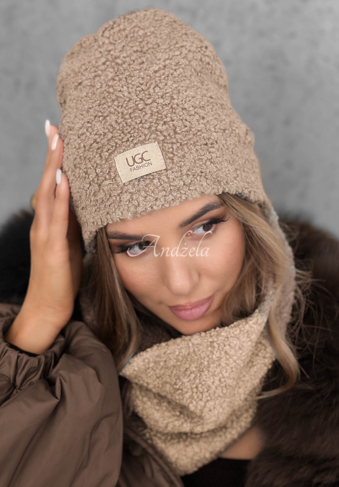 Set căciulă și guler tubular din imitație de lână de miel Winter Lady