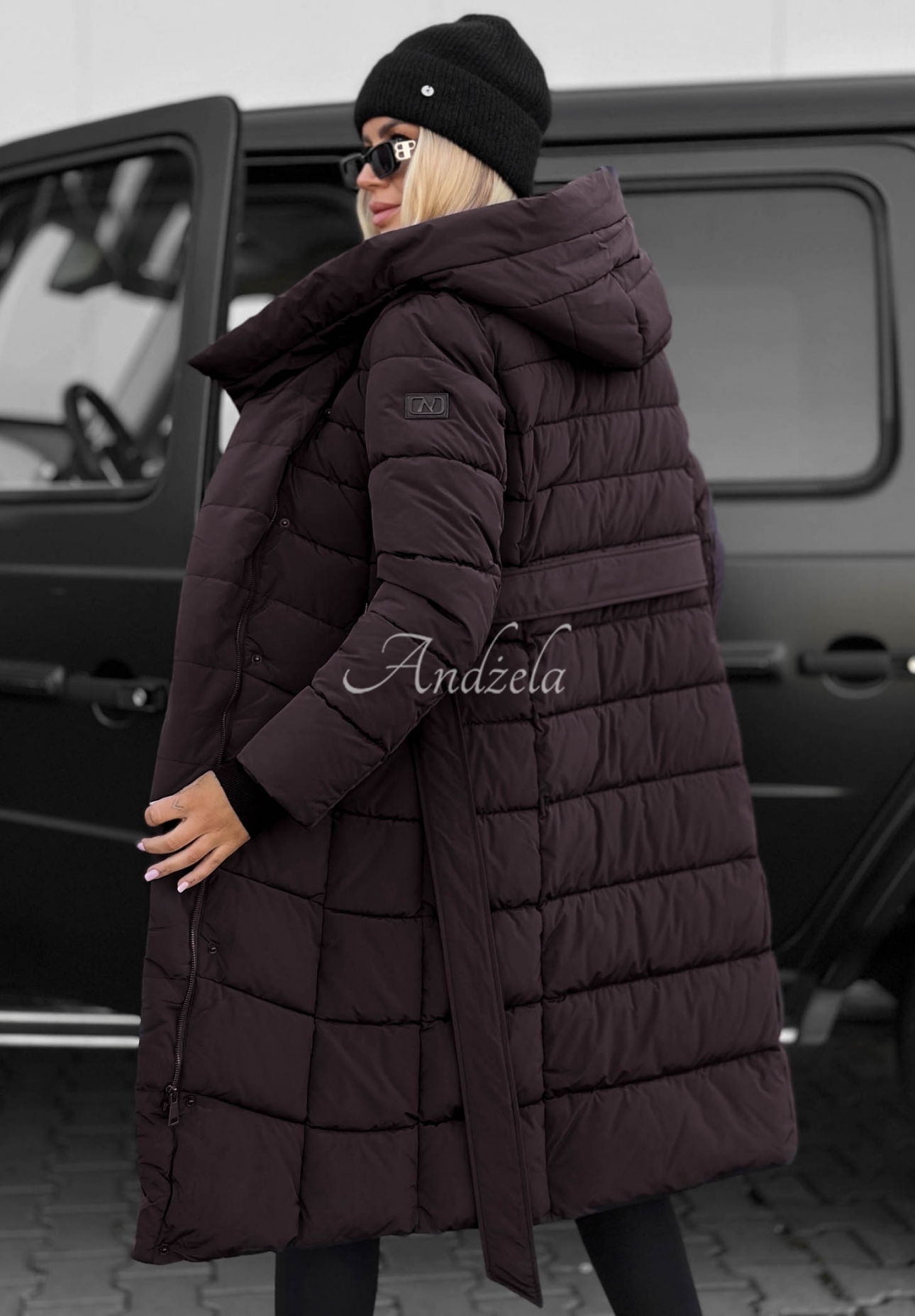 Geacă lungă matlasată cu glugă și curea Snow Empress