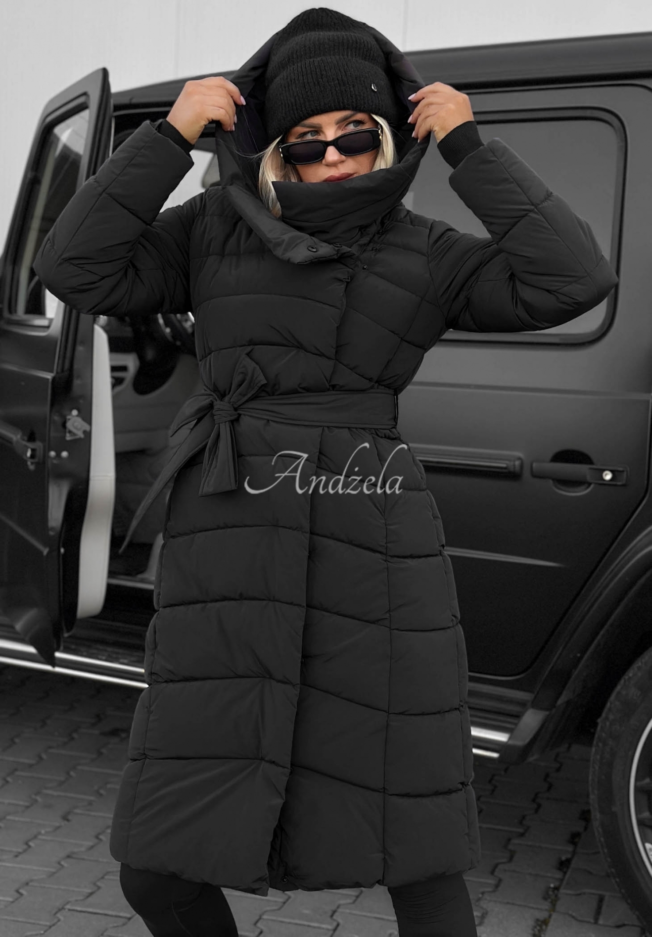 Geacă lungă matlasată cu glugă și curea Snow Empress